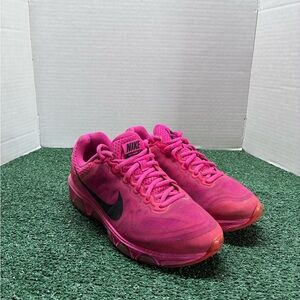 Nike Women's Fuchsia Sneakers